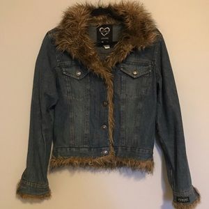 Jean jacket with fur